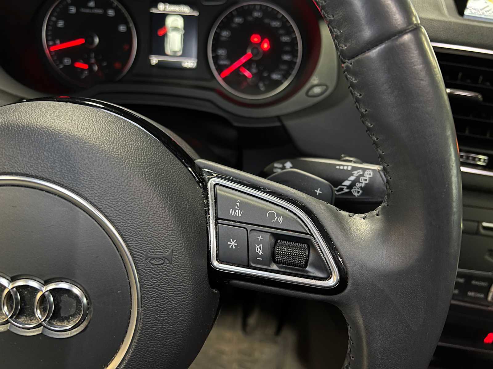 Used 2018 Audi Q3 2.0T Premium Plus w/ Premium Plus Package image 28