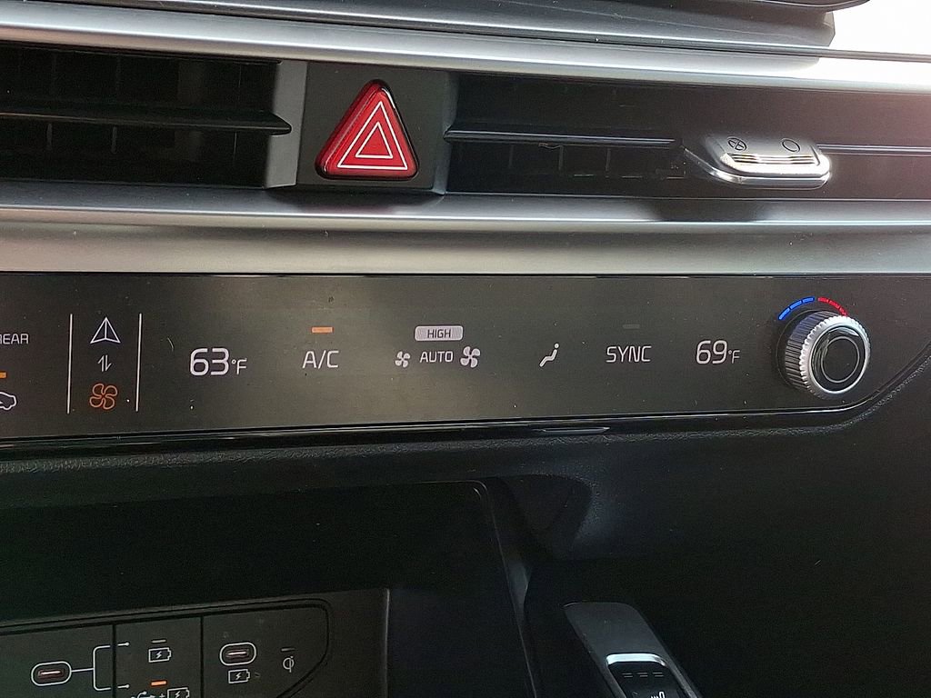 Certified 2024 Kia Sorento S AWD/4WD image 21