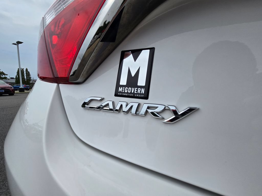 Used 2016 Toyota Camry SE w/ Moonroof Package FWD image 23