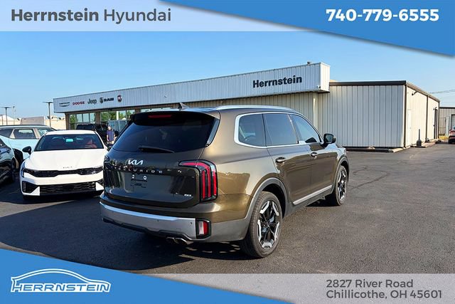 Used 2024 Kia Telluride EX w/ EX Captain's Chair Package AWD/4WD image 31