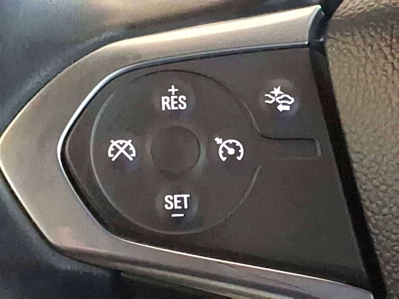 Certified 2023 Chevrolet Traverse LT w/ Midnight/Sport Edition image 21