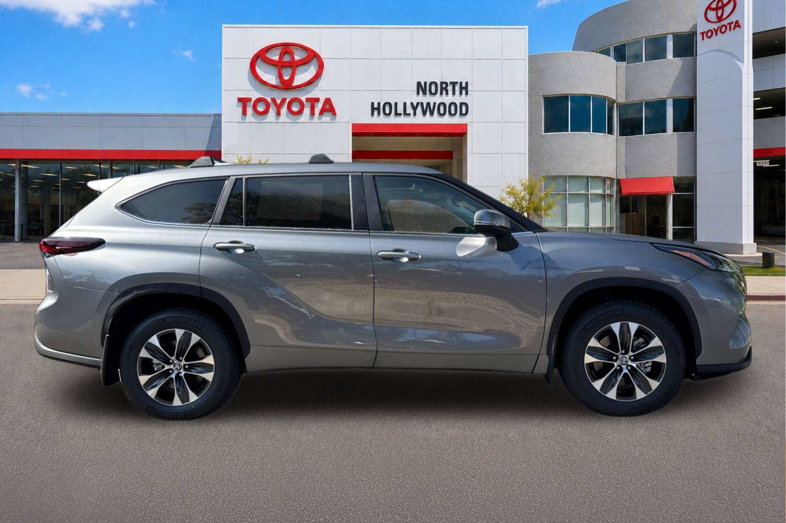 New 2026 Toyota Highlander XLE AWD/4WD image 6