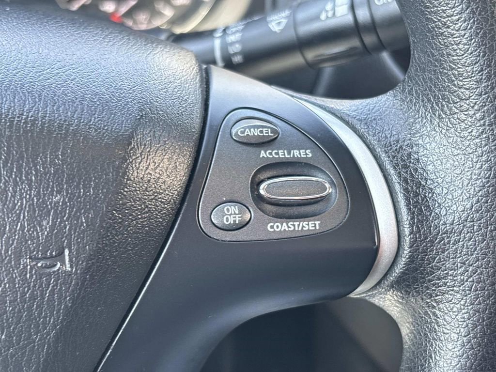 Used 2020 Nissan Pathfinder S AWD/4WD image 23