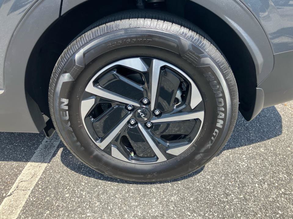 Used 2025 Kia Sportage LX FWD image 26