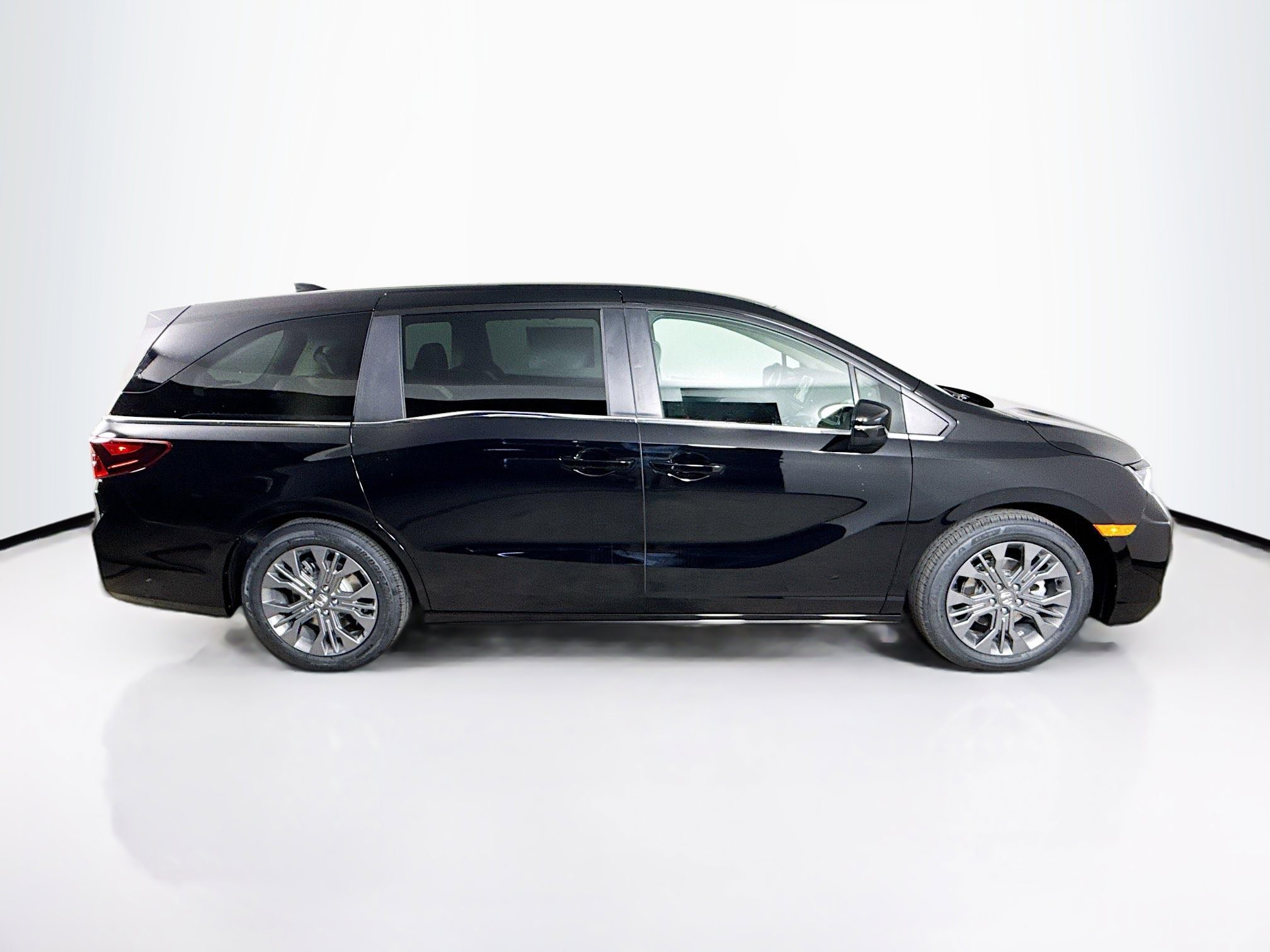 New 2026 Honda Odyssey Touring image 2