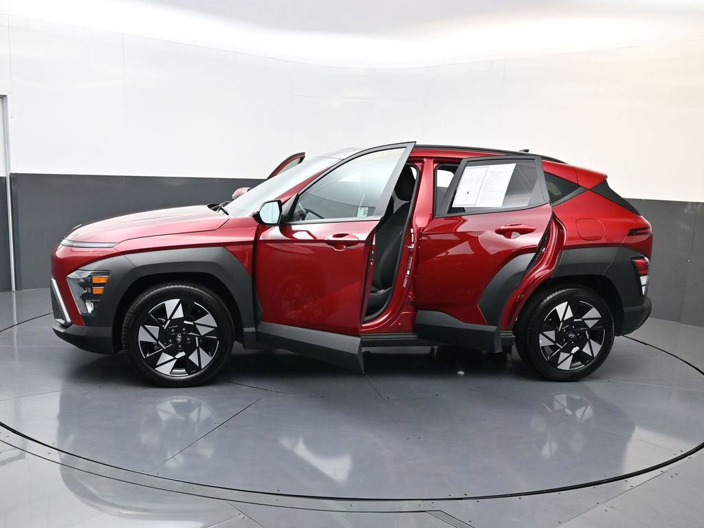 Certified 2025 Hyundai Kona SEL image 30