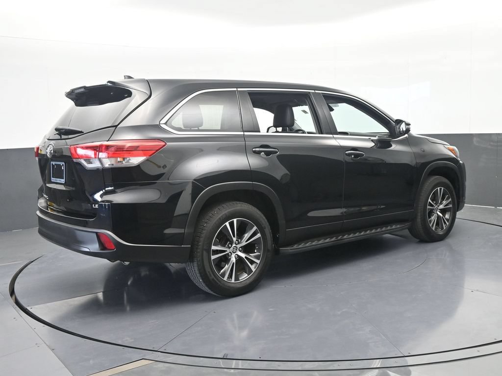 Used 2019 Toyota Highlander Plus FWD image 6