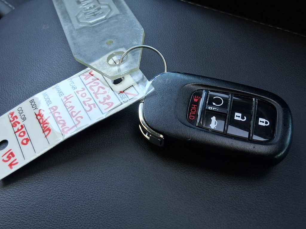 Used 2025 Honda Accord Touring image 22