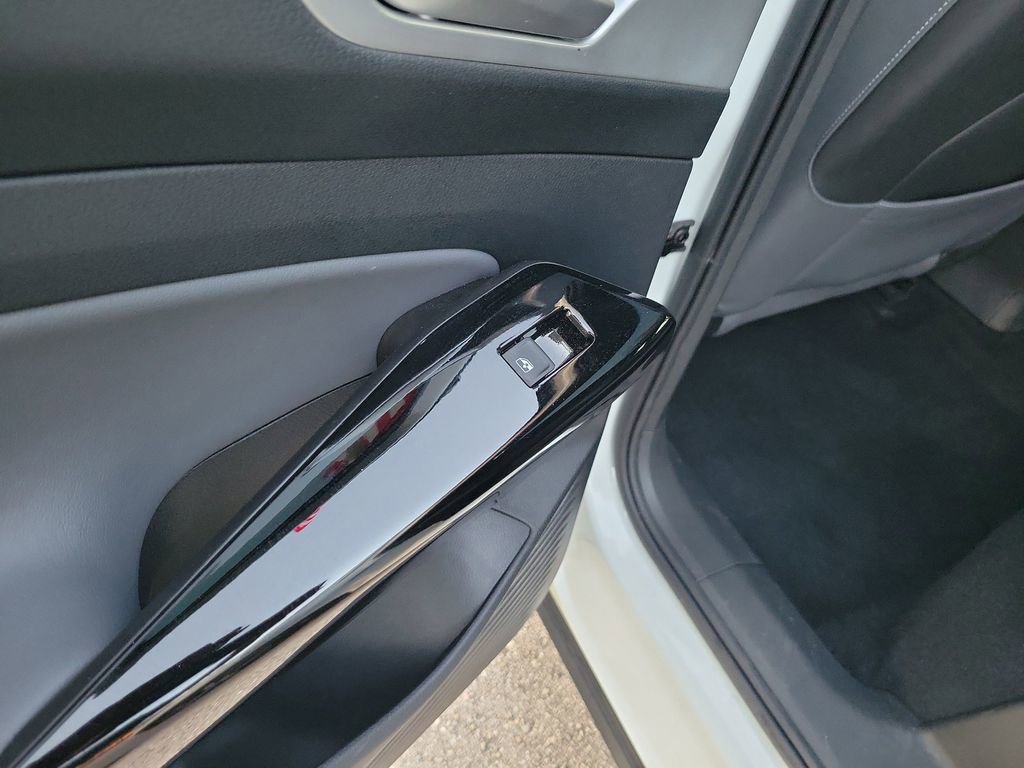 Used 2023 Volkswagen ID.4 S image 12