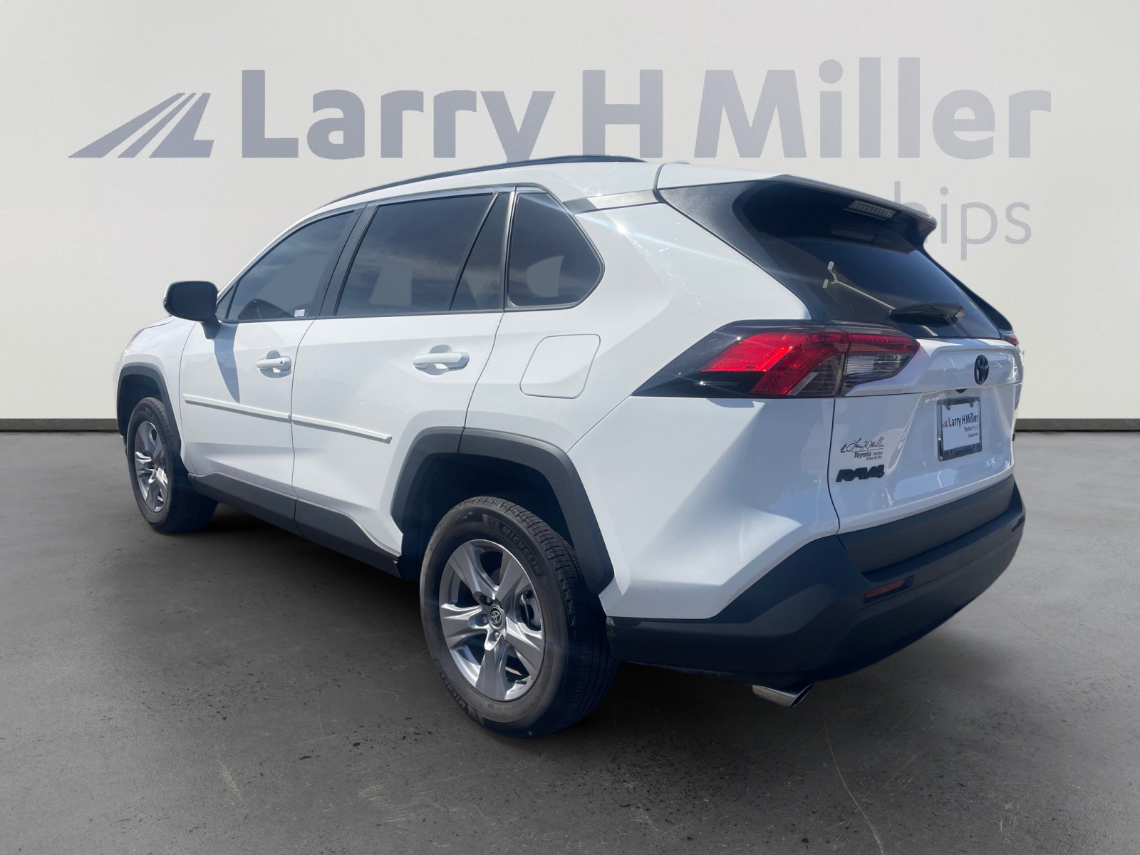 Certified 2022 Toyota RAV4 XLE w/ XLE Grade Weather Package FWD image 3