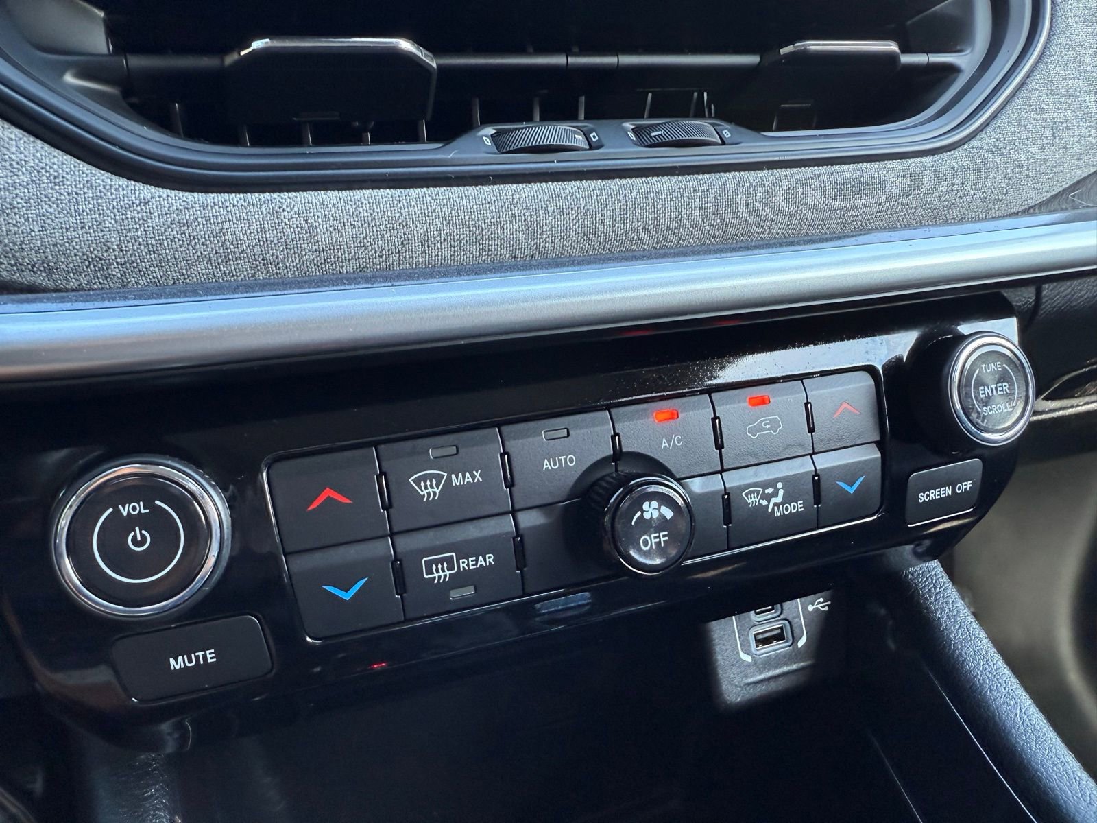 Used 2022 Jeep Compass Latitude w/ Convenience Group image 17