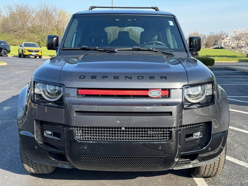 Used 2023 Land Rover Defender 110 X-Dynamic SE image 9
