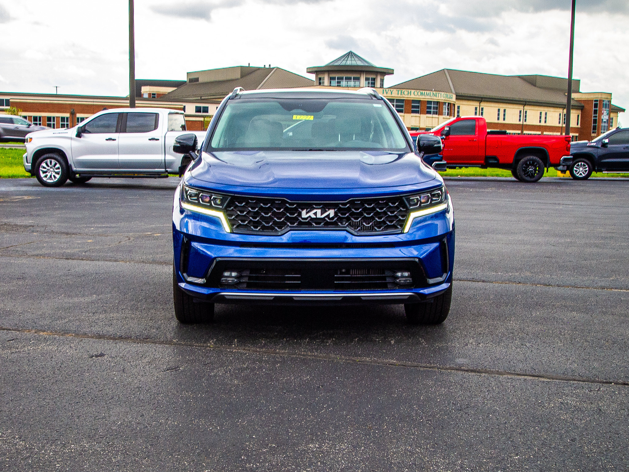 Used 2023 Kia Sorento SX AWD/4WD image 2