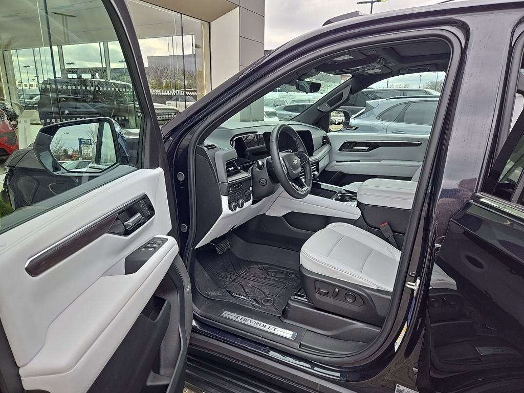 Used 2025 Chevrolet Suburban Premier image 15