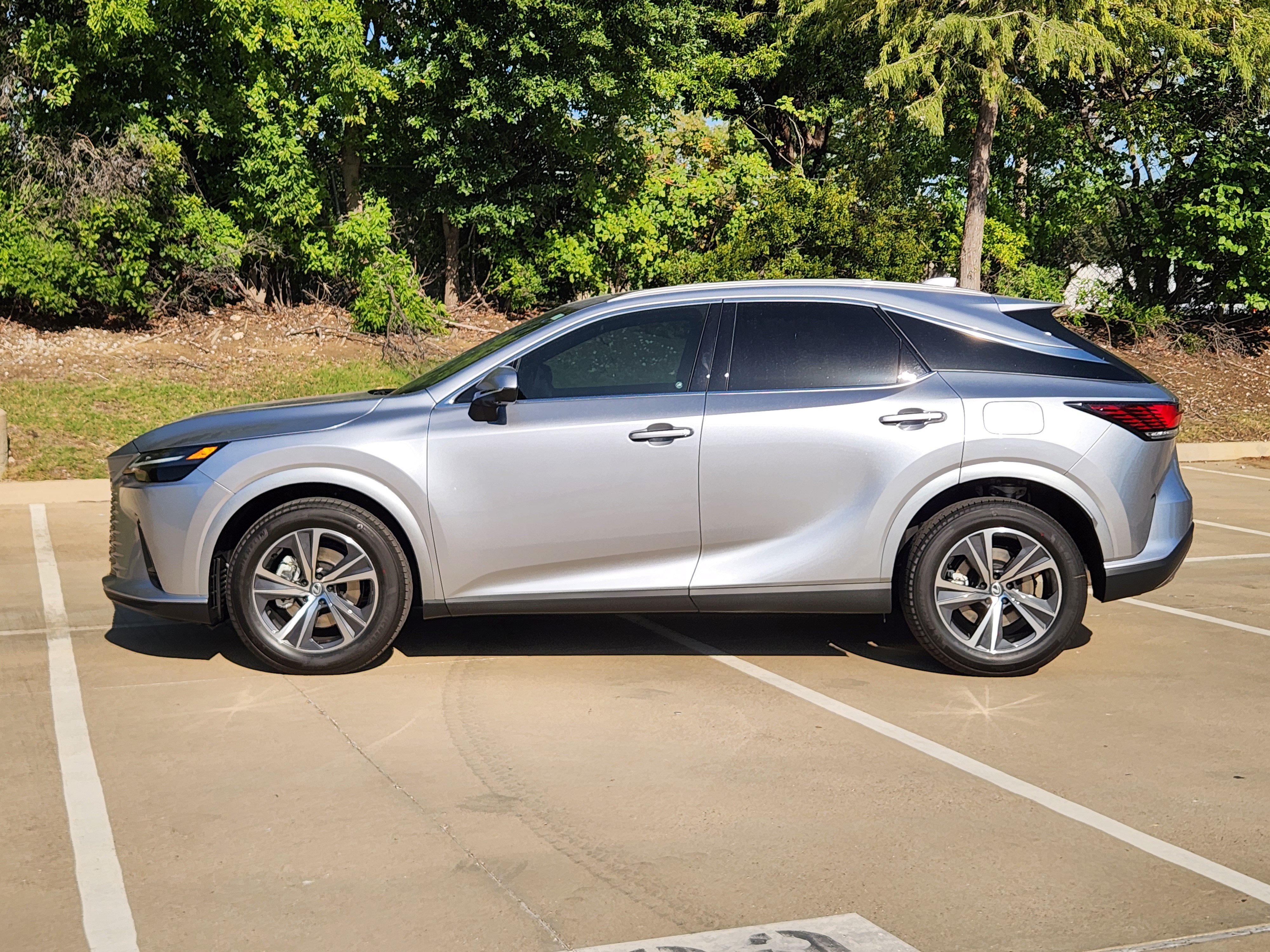 New 2026 Lexus RX 350h AWD/4WD image 3