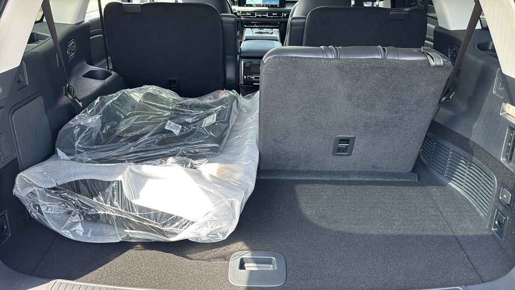 New 2026 Lincoln Aviator AWD w/ Jet Appearance Package image 29