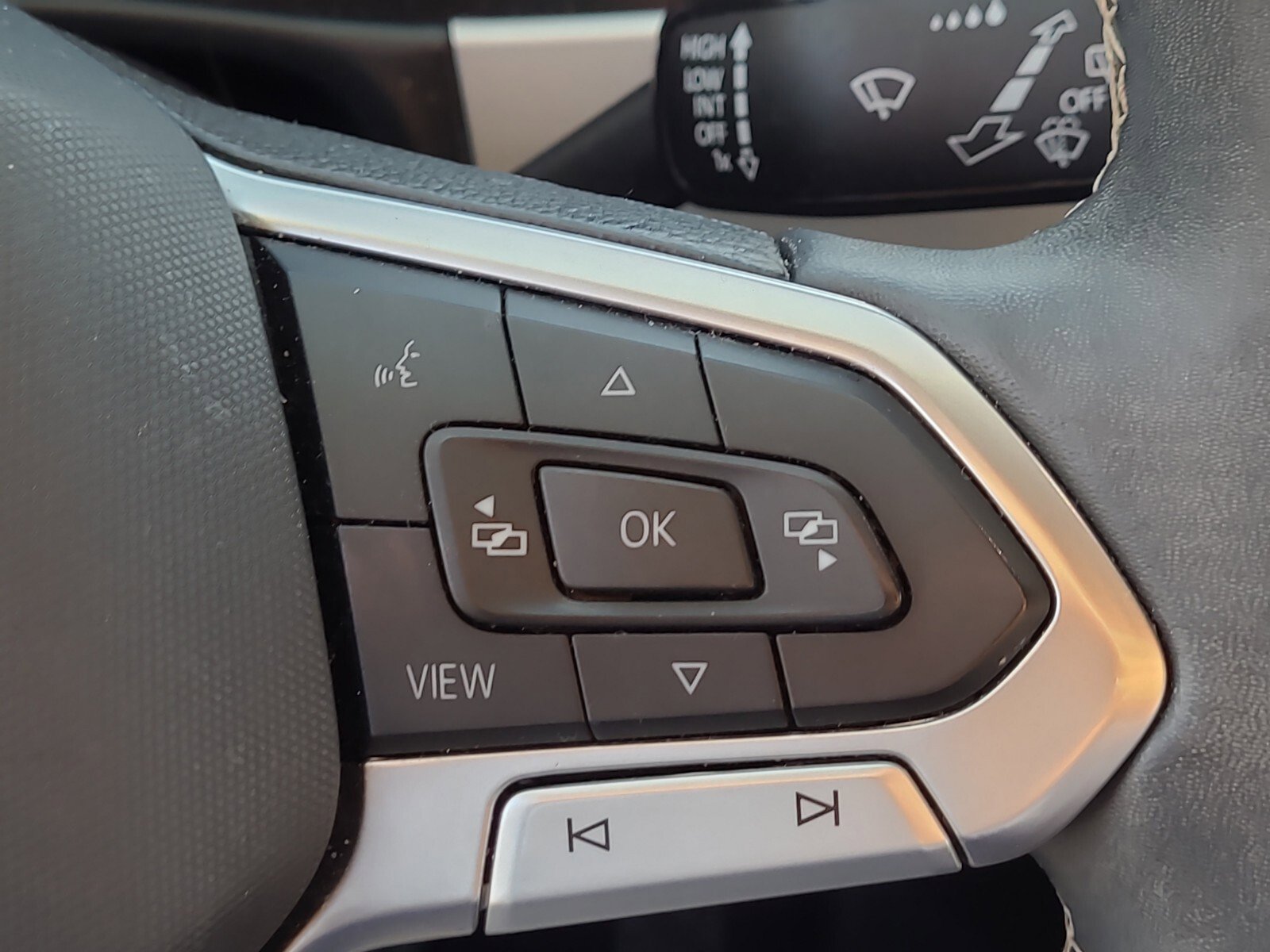 Certified 2023 Volkswagen Atlas SE image 22