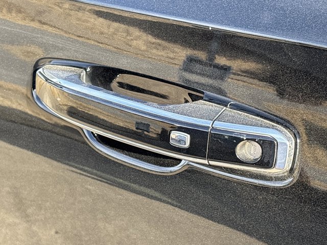 Used 2024 GMC Yukon Denali Ultimate image 16