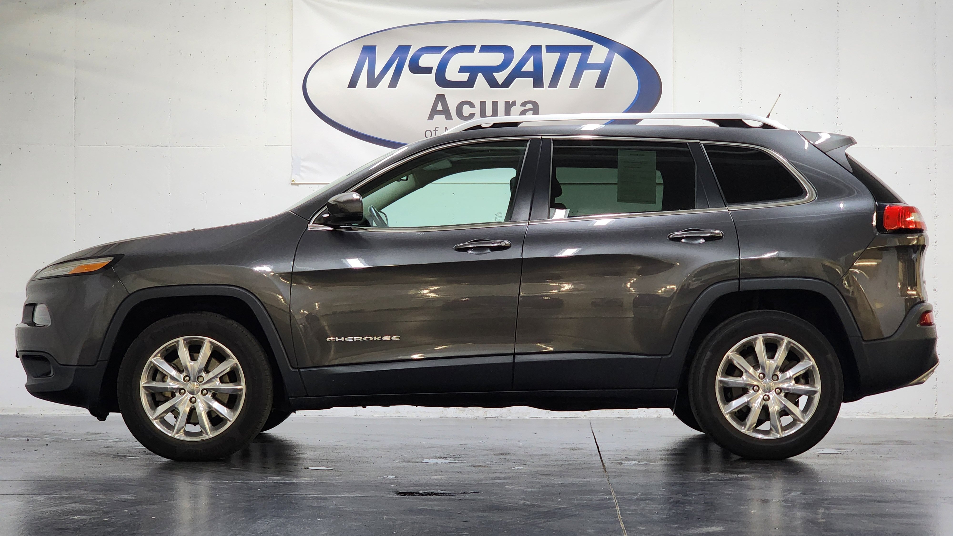 Used 2015 Jeep Cherokee Limited AWD/4WD image 10