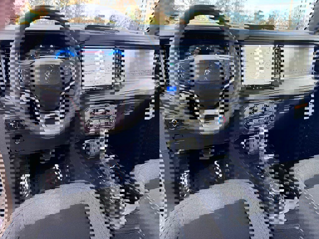 New 2025 Ford Bronco 2-Door image 5