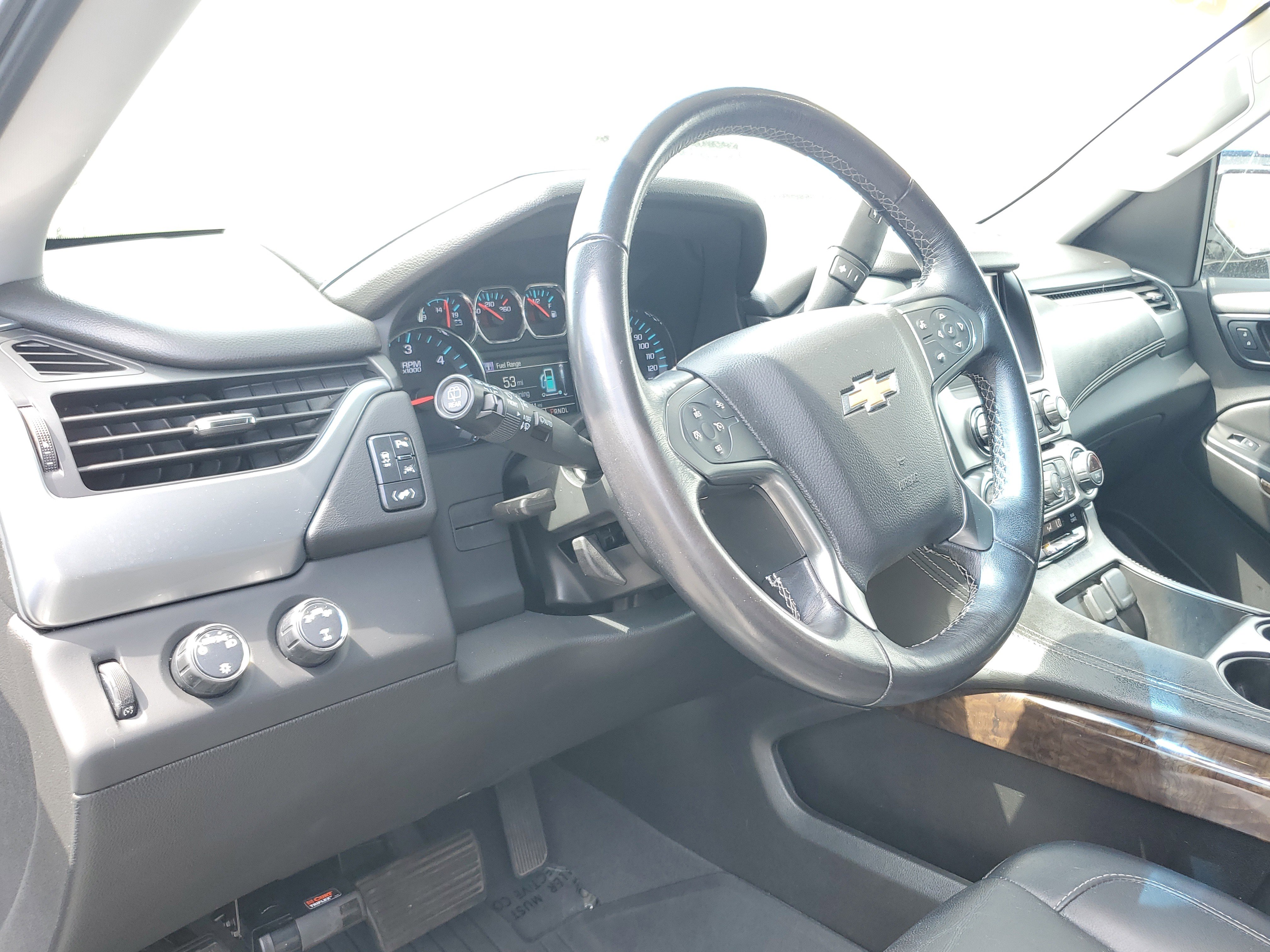 Used 2020 Chevrolet Suburban LT AWD/4WD image 17