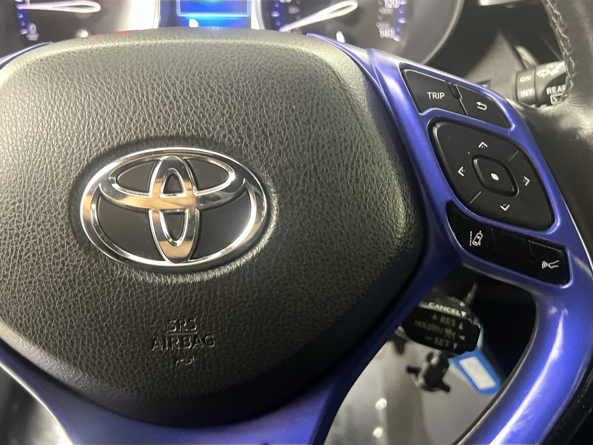 Used 2018 Toyota C-HR XLE FWD image 19