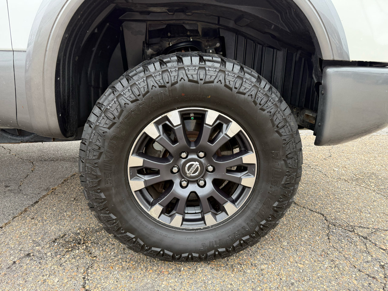 Used 2017 Nissan Titan PRO-4X image 29