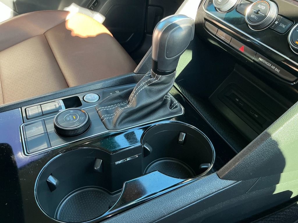 Used 2021 Volkswagen Atlas SEL R-Line image 17