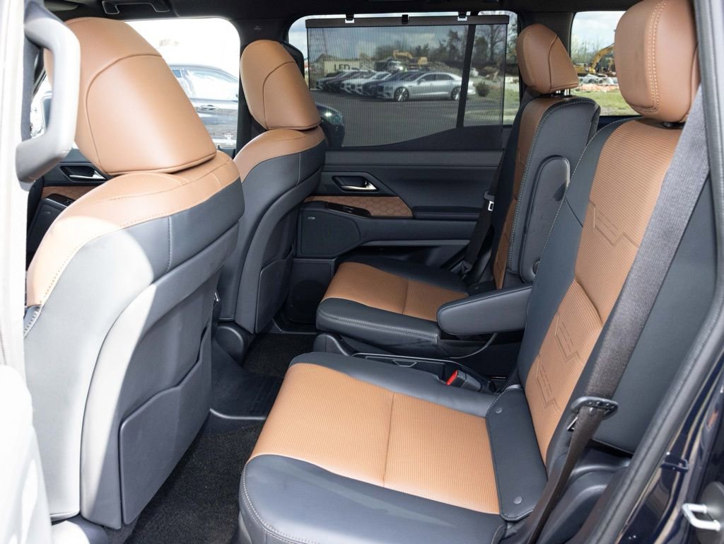 Used 2024 Lexus GX 550 w/ Accessory Package (2T) image 48