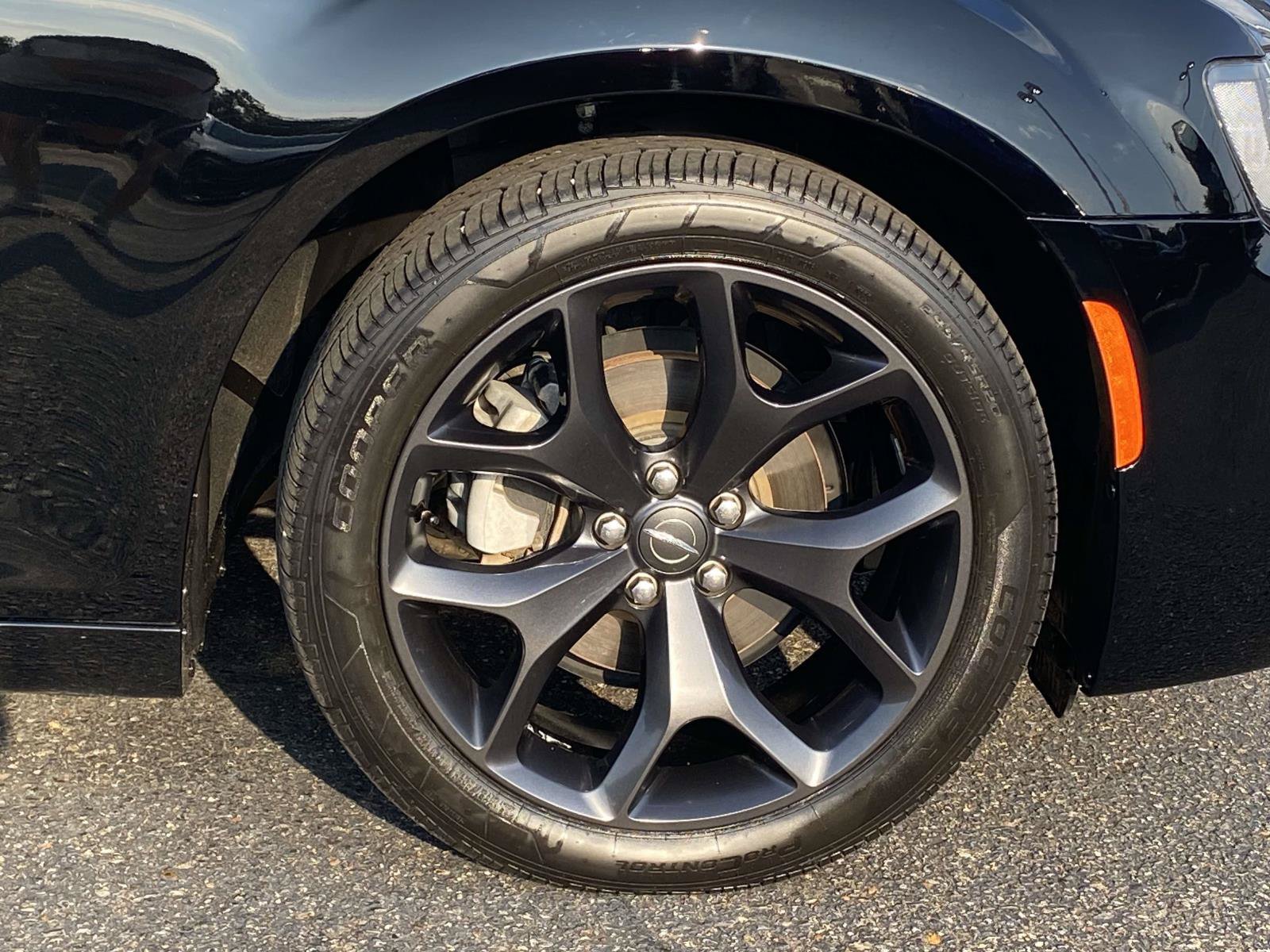 Used 2021 Chrysler 300 Touring w/ Sport Appearance Package RWD image 11