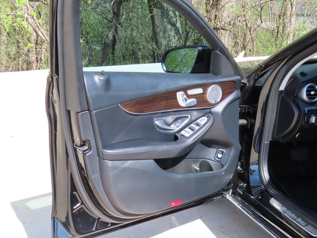 Used 2017 Mercedes-Benz C 300 4MATIC Sedan image 24