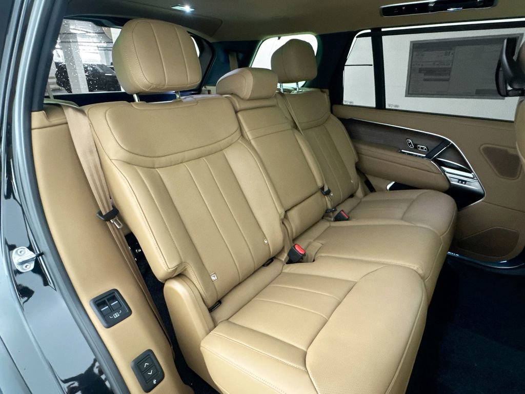 New 2026 Land Rover Range Rover Long Wheelbase SE AWD/4WD image 28