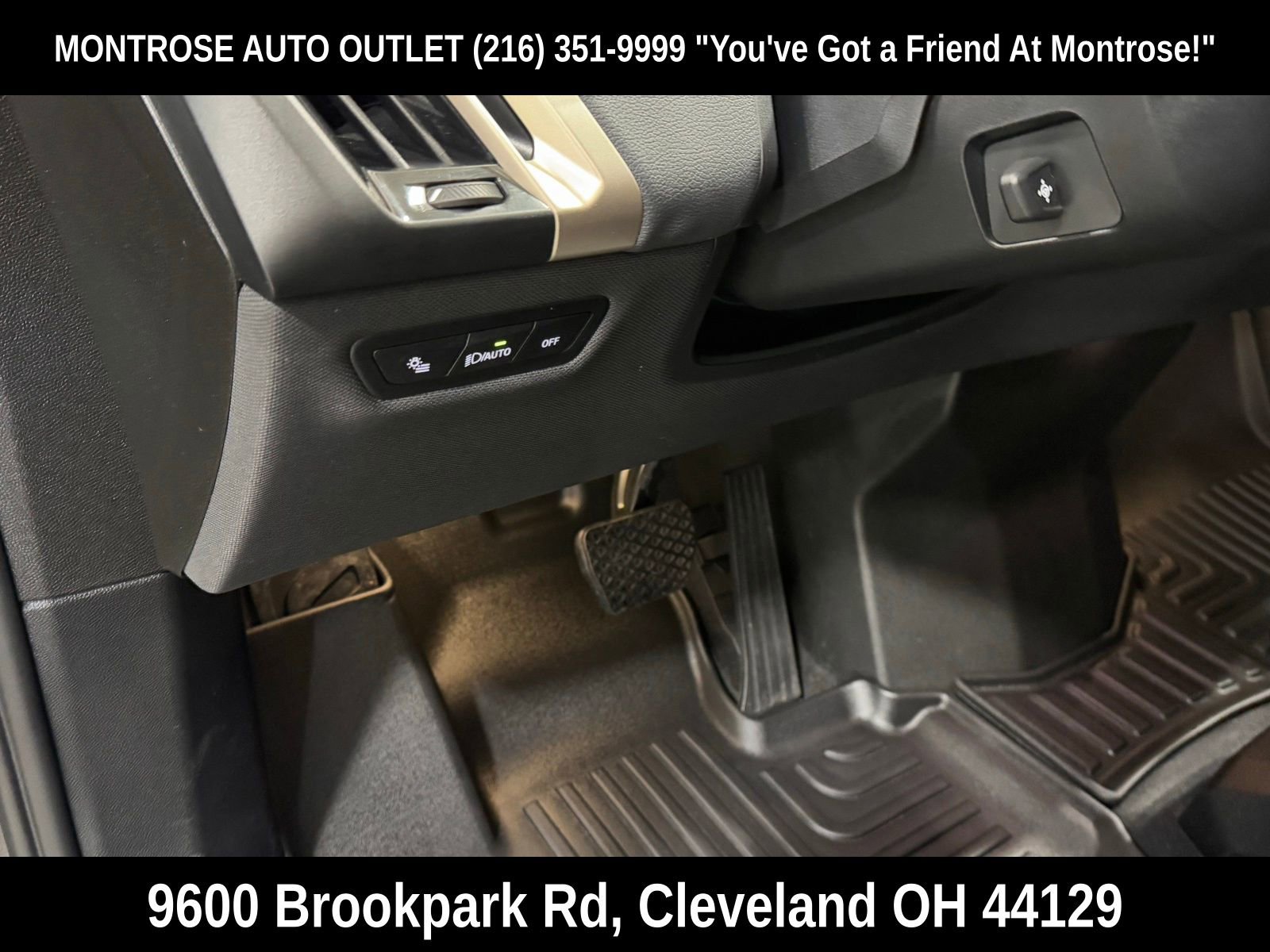 Used 2022 BMW iX xDrive50 w/ Convenience Package image 16