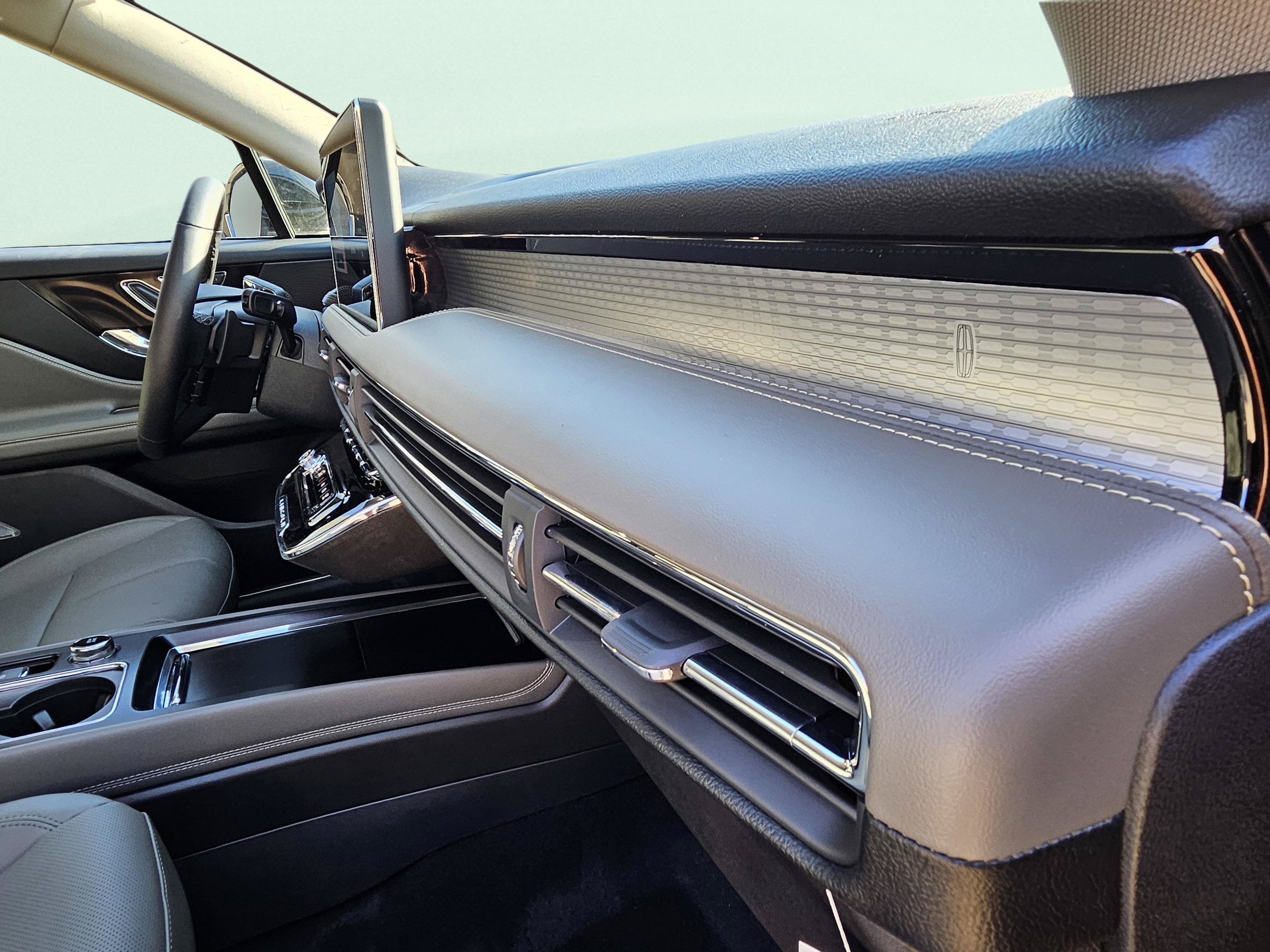 New 2026 Lincoln Corsair Premiere AWD/4WD image 14