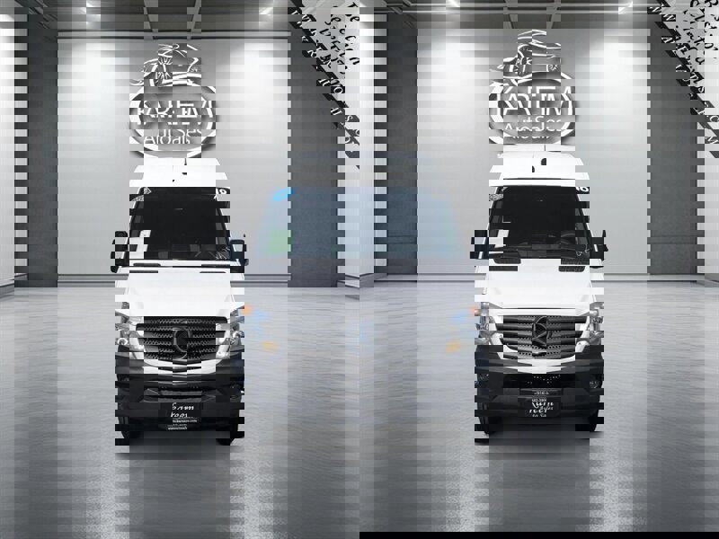 Used 2018 Mercedes-Benz Sprinter 2500 image 2