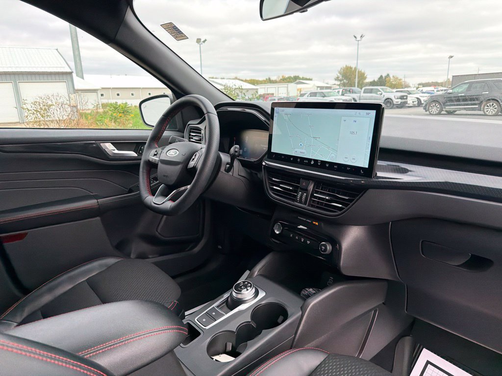 Used 2025 Ford Escape ST-Line w/ Tech Pack #1 AWD/4WD image 18