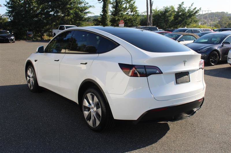 Used 2022 Tesla Model Y Long Range AWD/4WD image 5