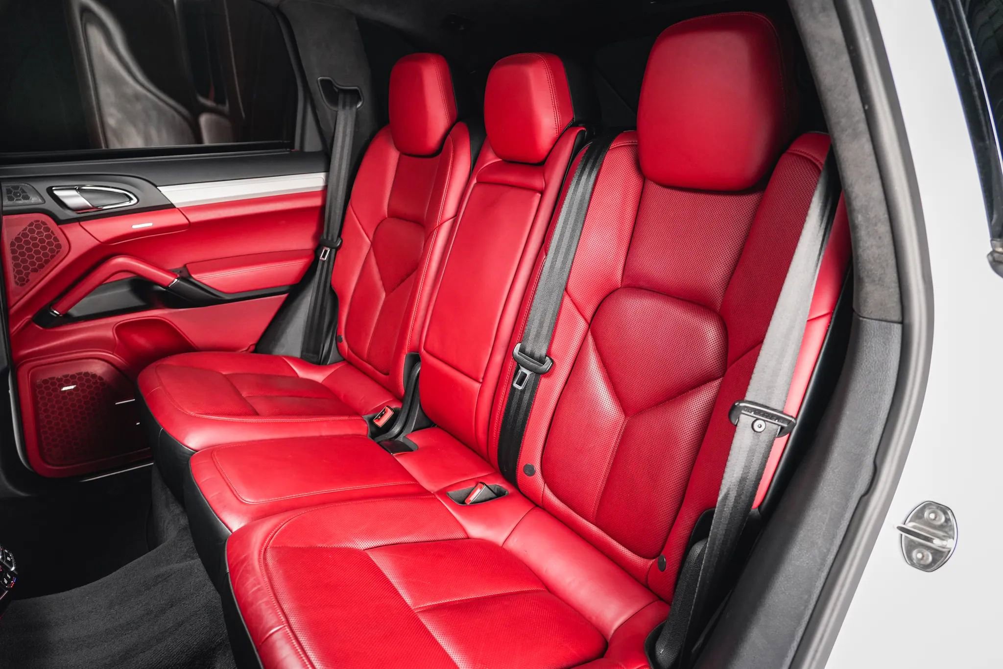 Used 2015 Porsche Cayenne Turbo image 53