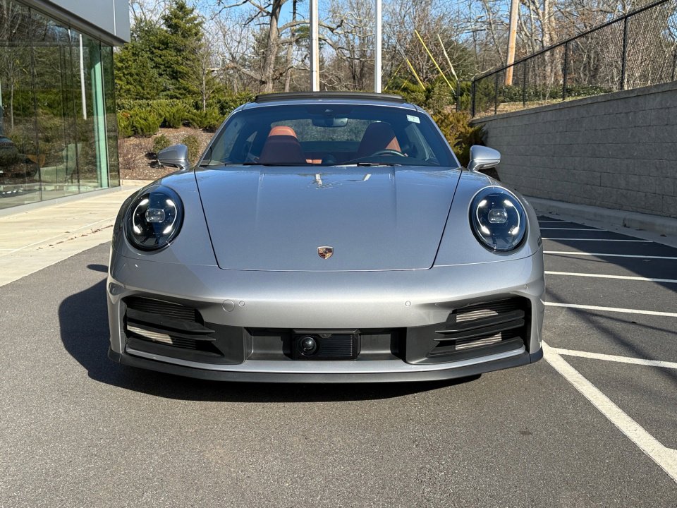 Certified 2025 Porsche 911 Carrera image 10