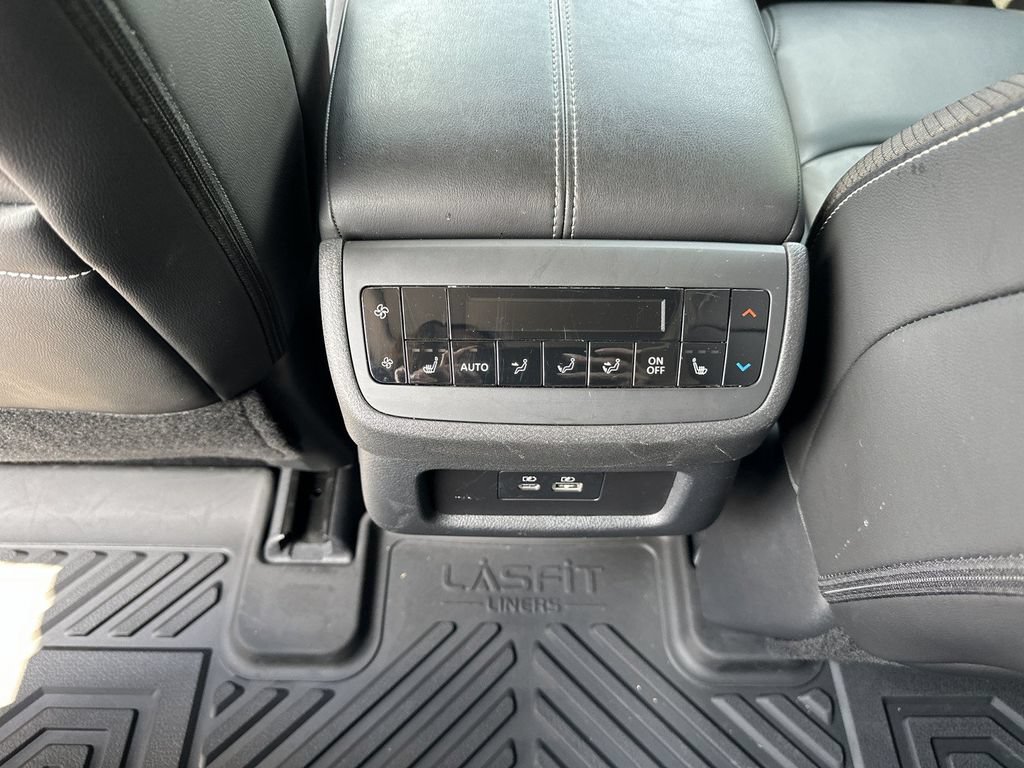 Used 2025 Nissan Pathfinder SL w/ SL Premium Package FWD image 20