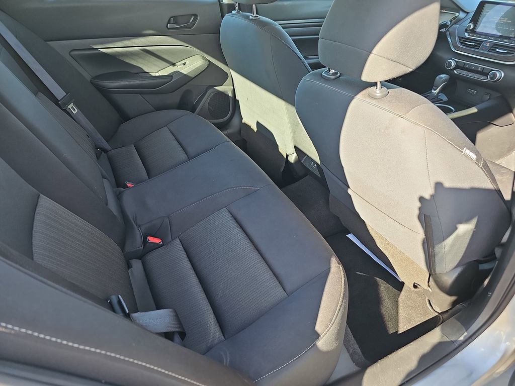 Used 2024 Nissan Altima 2.5 SV image 13