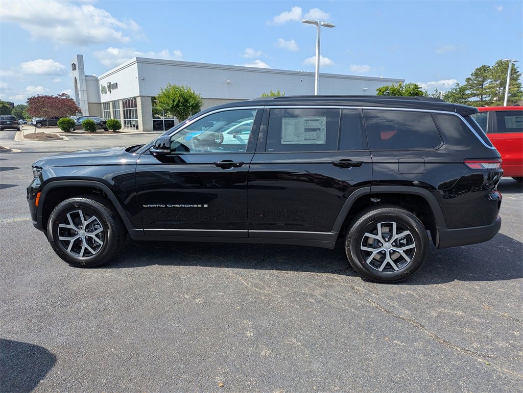 New 2025 Jeep Grand Cherokee L Limited w/ Luxury Tech Group II image 5