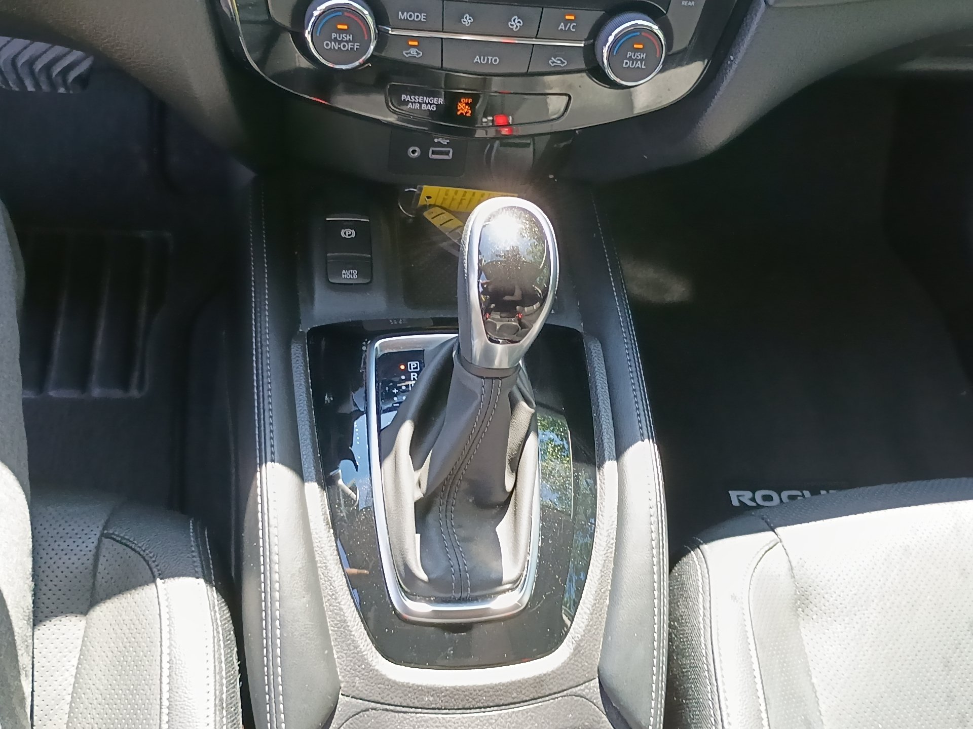 Used 2020 Nissan Rogue SL AWD/4WD image 20