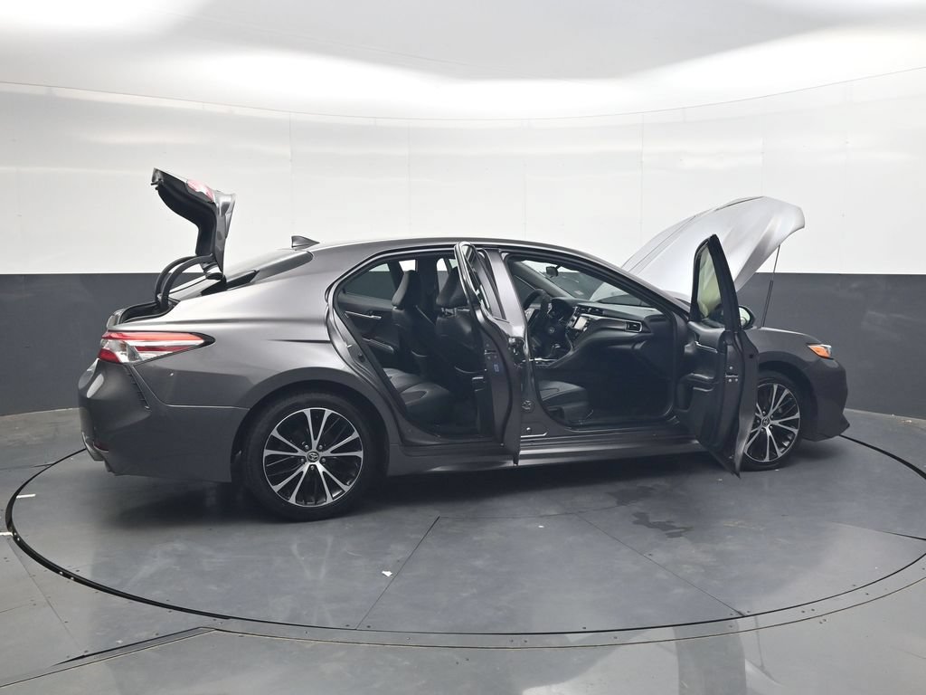 Used 2020 Toyota Camry SE FWD image 34
