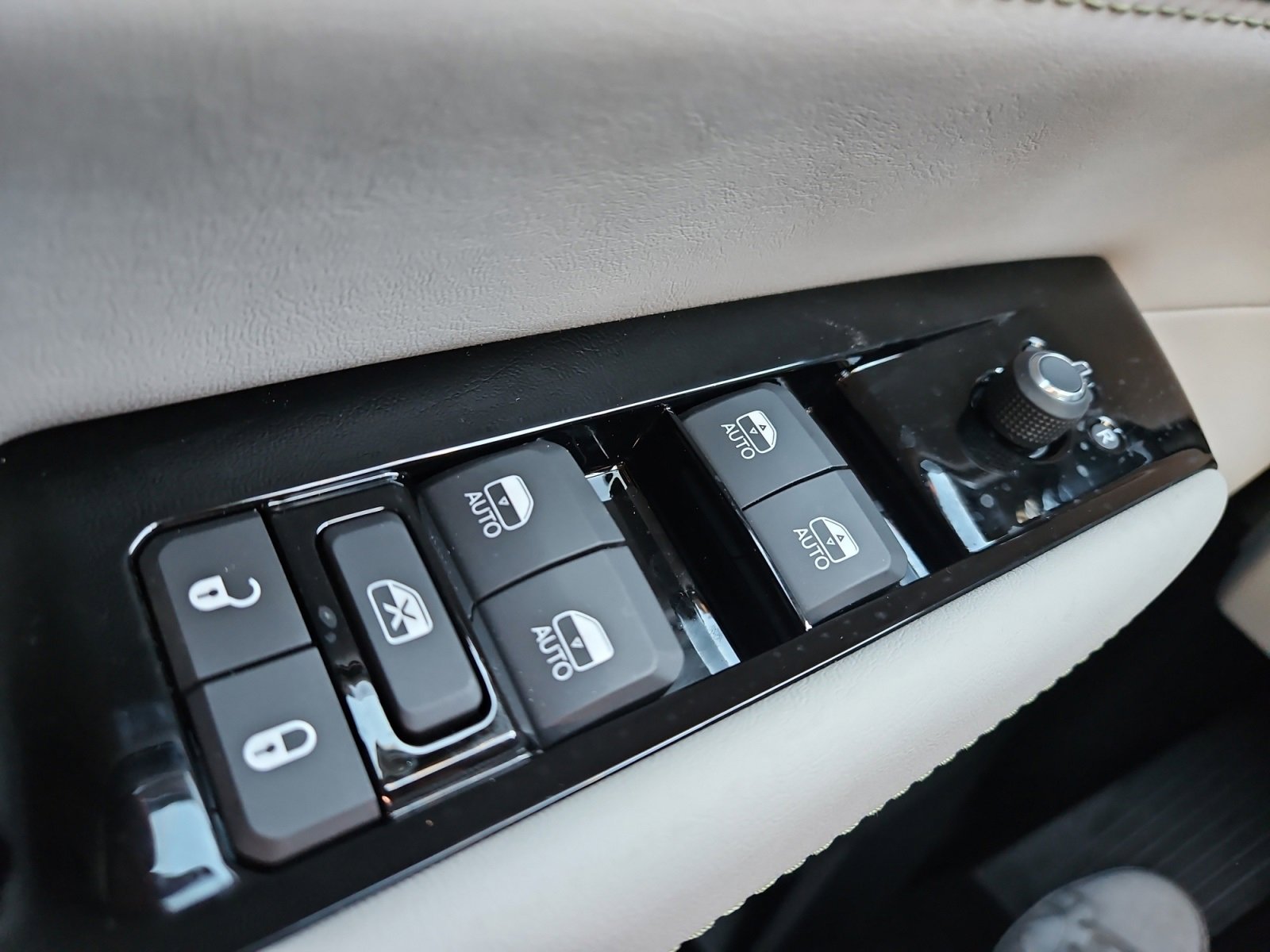 New 2025 Jeep Wagoneer 4WD w/ Premium Group I image 22