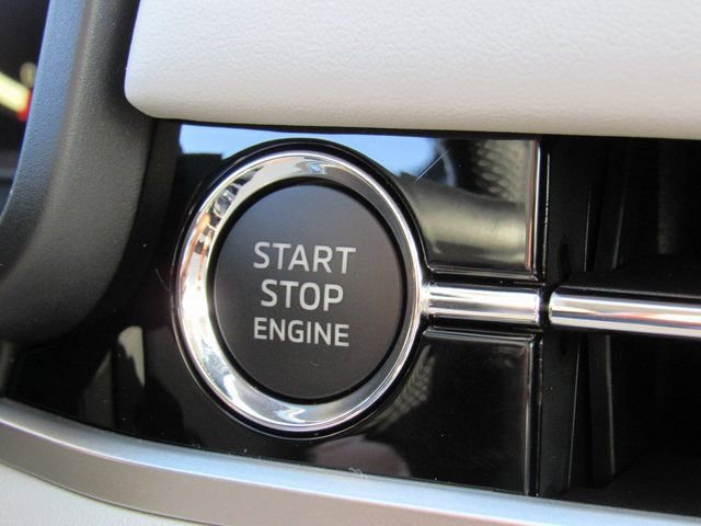 New 2025 Mitsubishi Outlander SE image 17