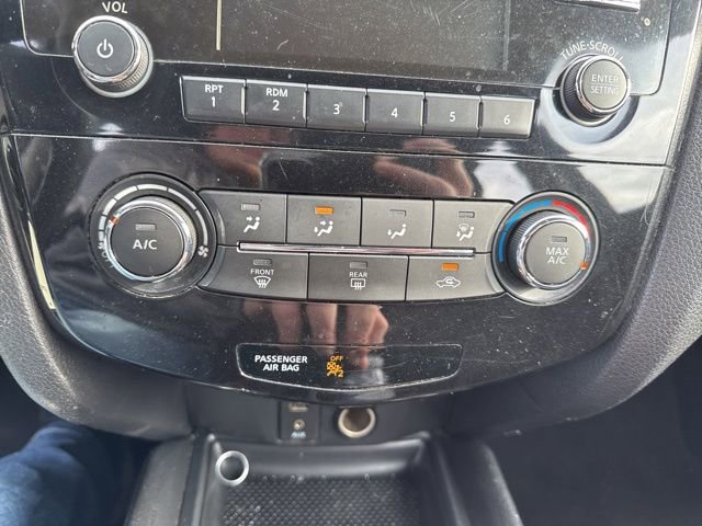 Used 2016 Nissan Rogue S image 19