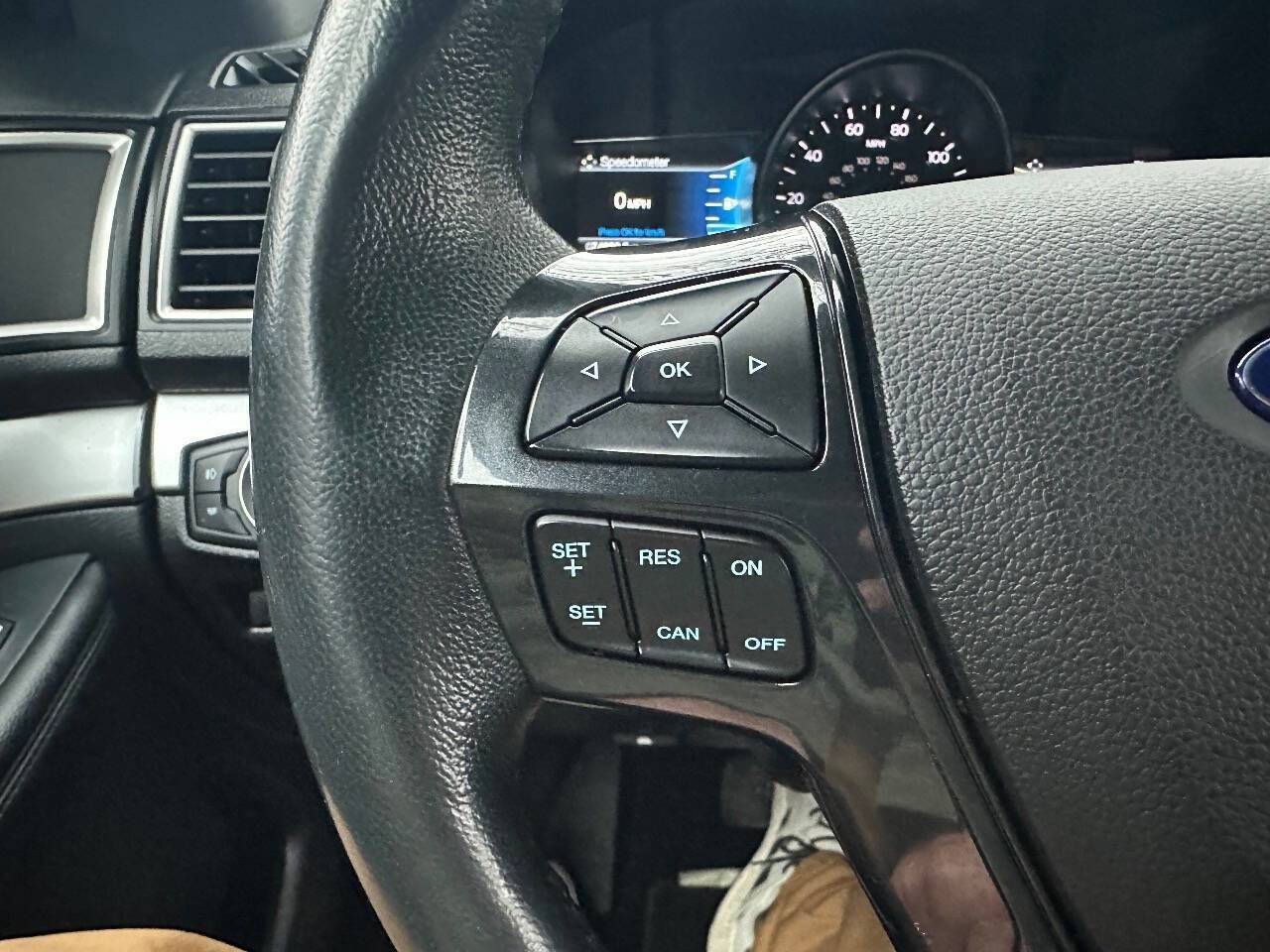 Used 2017 Ford Explorer XLT w/ Equipment Group 202A image 13