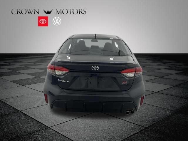 Used 2025 Toyota Corolla SE w/ SE Premium Package FWD image 5