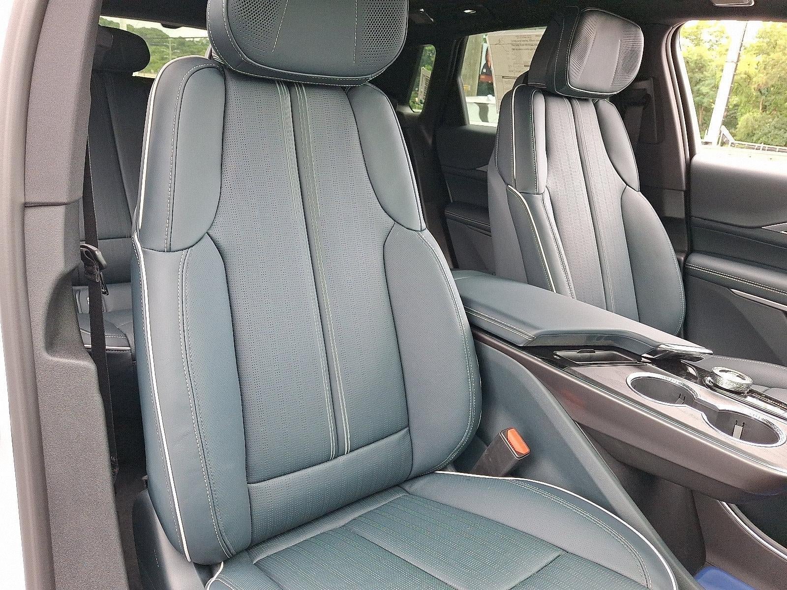 New 2026 Cadillac Lyriq Signature Luxury w/ Nappa Leather Package AWD/4WD image 19